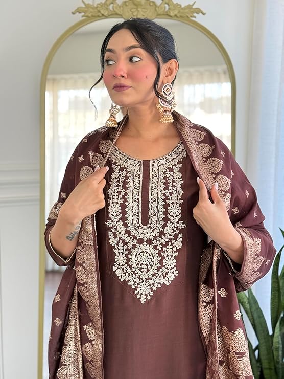 Brown Kurta and Pant Set with Dupatta - Image 4